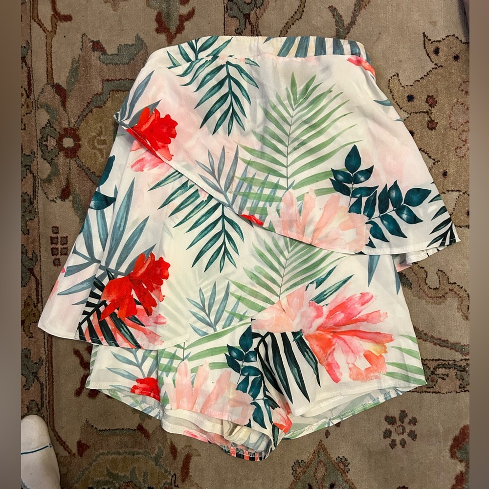 Size Small Strapless Romper - from boutique